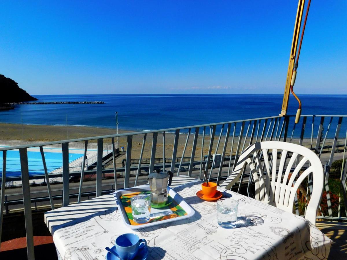 Trilocale Con Meravigliosa Vista Mare, Levanto Bagian luar foto