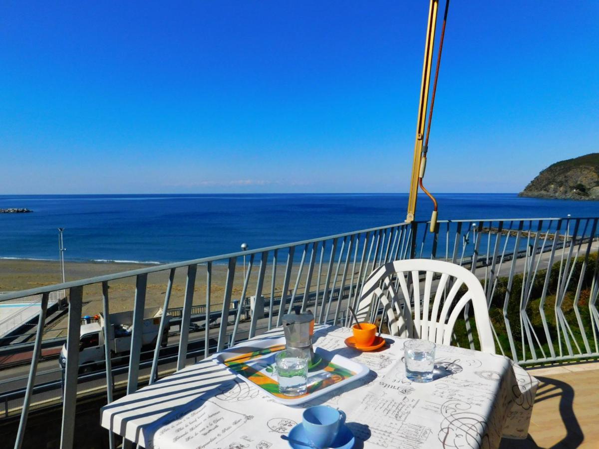 Trilocale Con Meravigliosa Vista Mare, Levanto Bagian luar foto