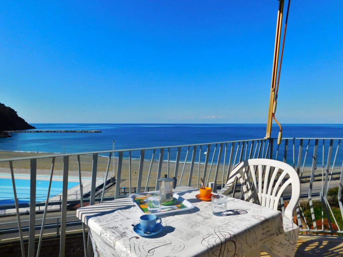 Trilocale Con Meravigliosa Vista Mare, Levanto Bagian luar foto